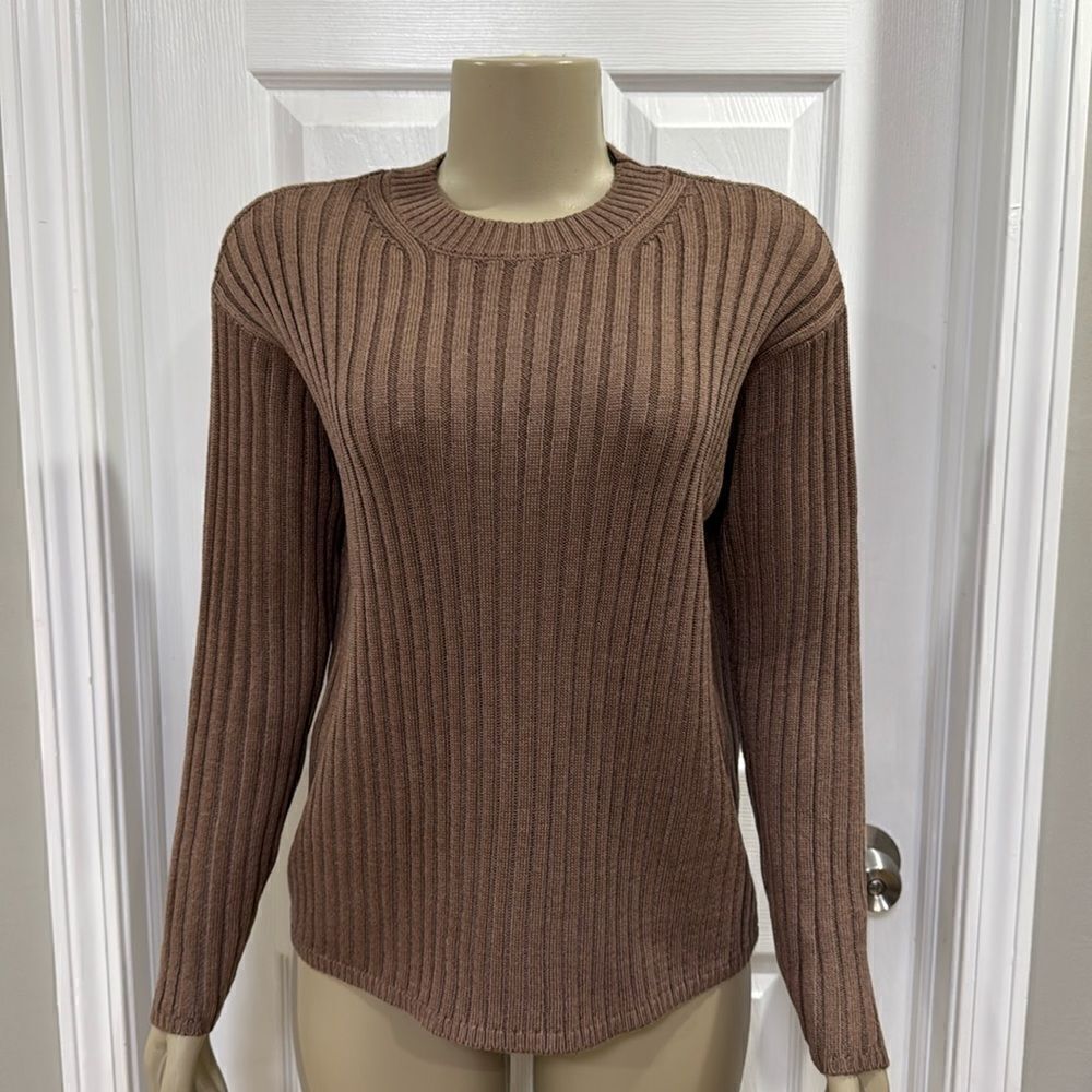 JESSICA  SIMPSON RIBBED SWEATER.